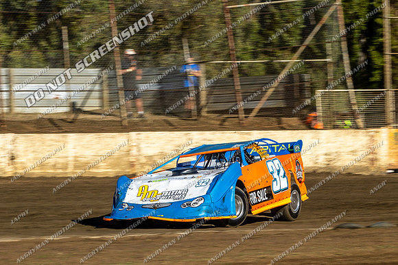 Late Model 32 T32 - 15 - Hobart - 17th Feb 2024