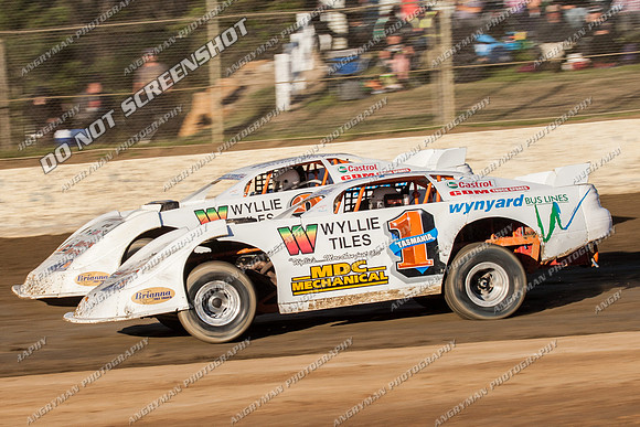 super sedan - 10 - Latrobe - 28th Dec 2013