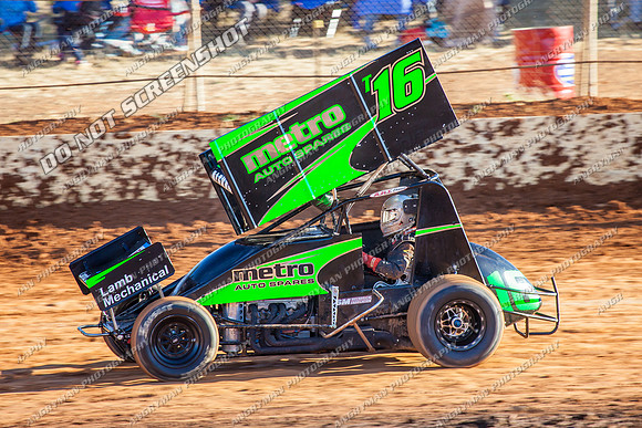 sprintcar 16 t16 adam alexander - 12 - Carrick - 4th Jan 2014