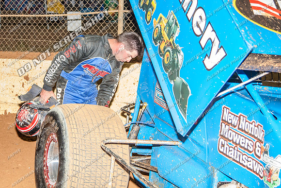 sprintcar 24 t24 shaun robins - 12 - Carrick - 4th Jan 2014-7