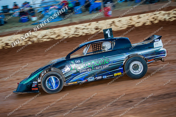 tassie six 1 41 - 12 - Carrick - 4th Jan 2014-14