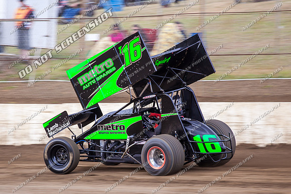 sprintcar 16 t16 adam alexander - 8 - Hobart - 14th Dec 2013-4