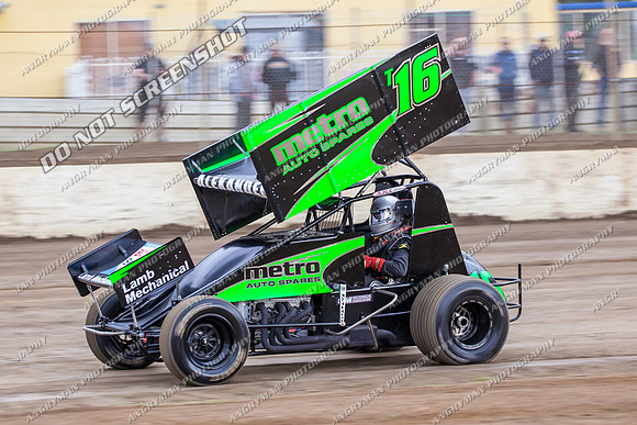 sprintcar 16 t16 adam alexander - 8 - Hobart - 14th Dec 2013