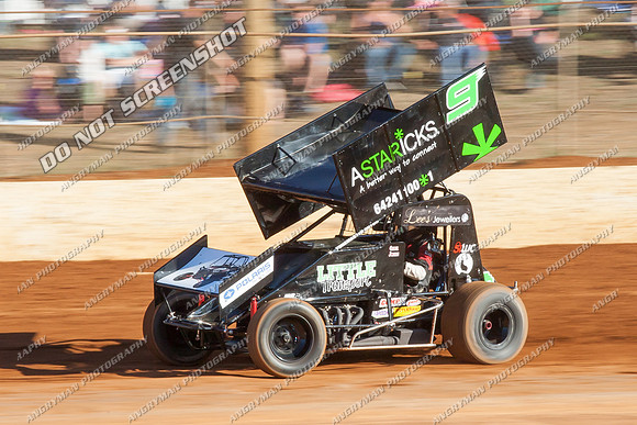 sprintcar 9 t9 chris johns - 9 - Carrick - 26th Dec 2013