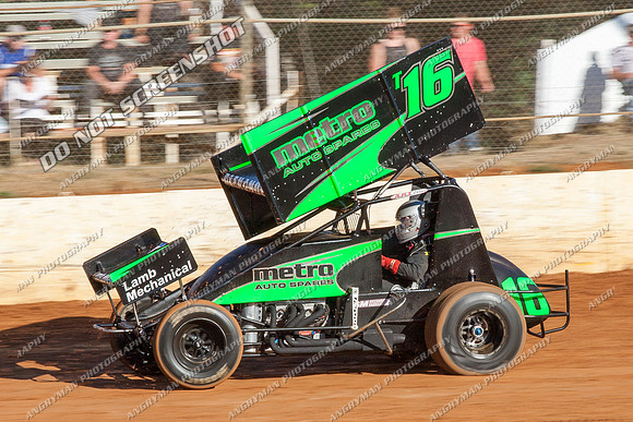 sprintcar 16 t16 adam alexander - 9 - Carrick - 26th Dec 2013