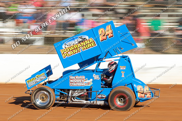 sprintcar 24 t24 shaun robins - 9 - Carrick - 26th Dec 2013