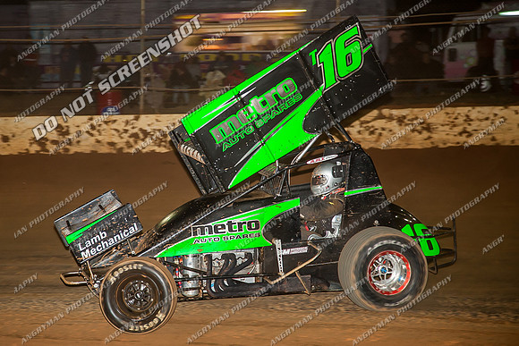 sprintcar 16 t16 adam alexander - 9 - Carrick - 26th Dec 2013-5