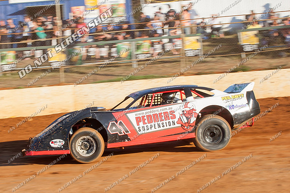 super sedan 41 t41 adam beechey - 9 - Carrick - 26th Dec 2013-4