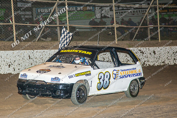 junior 38 q38 maddi mcgee - 15 - Latrobe - 18th Jan 2014-10