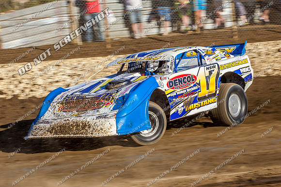 super sedan 17 n17 lachlan onley - 17 - Hobart - 26th Jan 2014-3