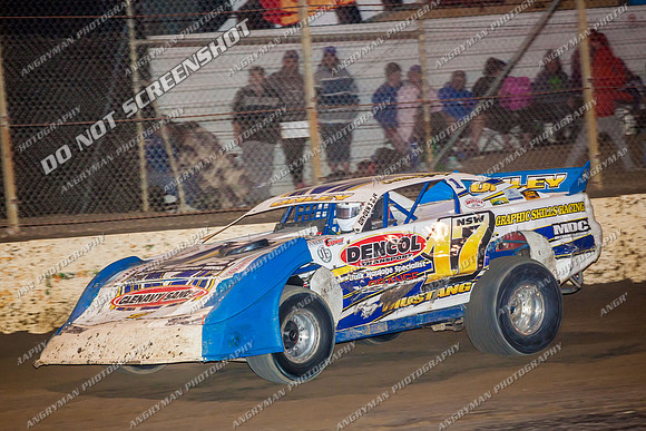 super sedan 17 n17 lachlan onley - 17 - Hobart - 26th Jan 2014-17