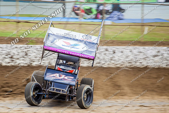 sprintcar 2 w2 brook tatnell - 18 - Latrobe - 29th Jan 2014-11