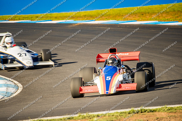 Historic Sports & Racing Cars - 5-18