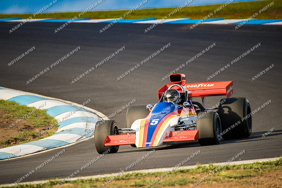 Historic Sports & Racing Cars - 5-19