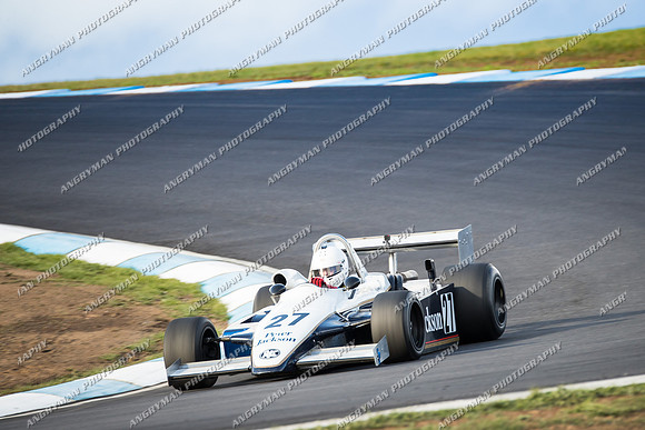 Historic Sports & Racing Cars - 27-37