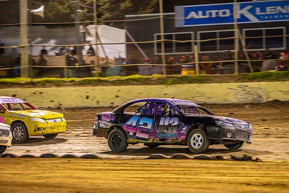Street Stock 42 T42 - 22 - Latrobe - 13th April 2024-15