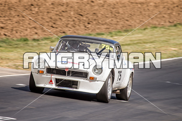 75 Lincoln Spurr MGB GT Group S & Invited - Sunday-4