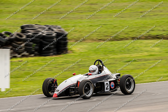 Formula Libre & Invited Racing - 2 John Pooley - Sunday - 2nd October 2016