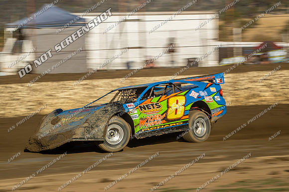 Super Sedan 8 T8 - Friday-8
