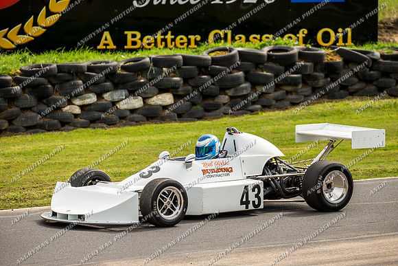 Formula Libre & Invited Racing - 43 Noel Clark - Sunday - 2nd October 2016