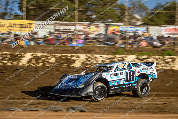 Super Sedan 18 Q18 - 12 - Latrobe - 15th Jan 2022-11
