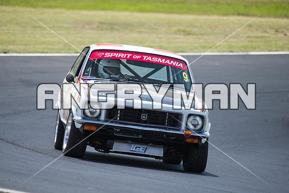 19 Robbie Mills - LJ Torana - Muscle Car Cup Over Two Litres - Classic - Saturday-6