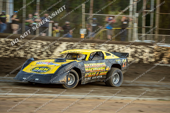 Super Sedan 21 N21 - Friday-13