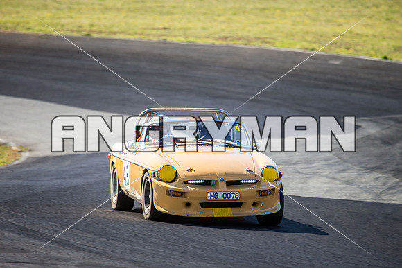 43 Dennis Burgess - MG B - Regularity Marque Sports Cars & Invited - Sunday
