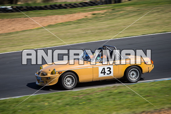 43 Dennis Burgess - MG B - Regularity Marque Sports Cars & Invited - Saturday-2