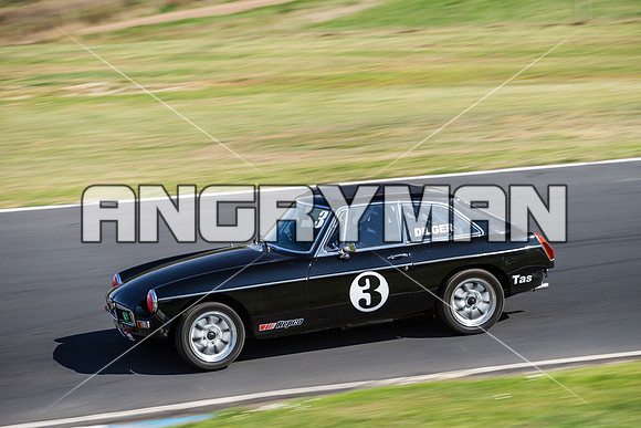 3 Mark Dilger MGB GT 1972 - Regularity Marque Sports Cars & Invited - Saturday