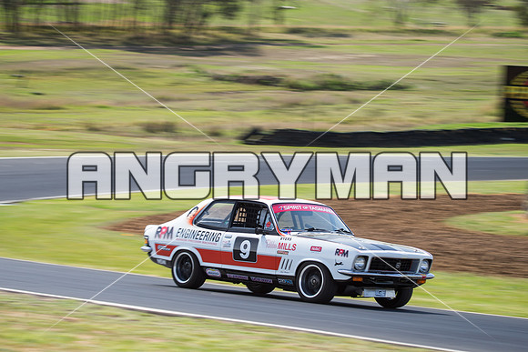 19 Robbie Mills - LJ Torana - Muscle Car Cup Over Two Litres - Classic - Saturday-4
