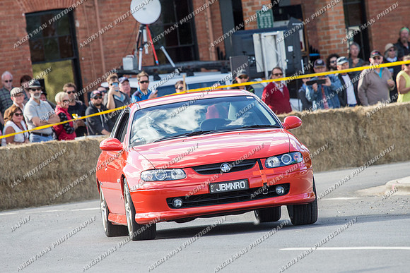 3 Andrew Bond Holden Monaro 2002 - Pub Corner-2