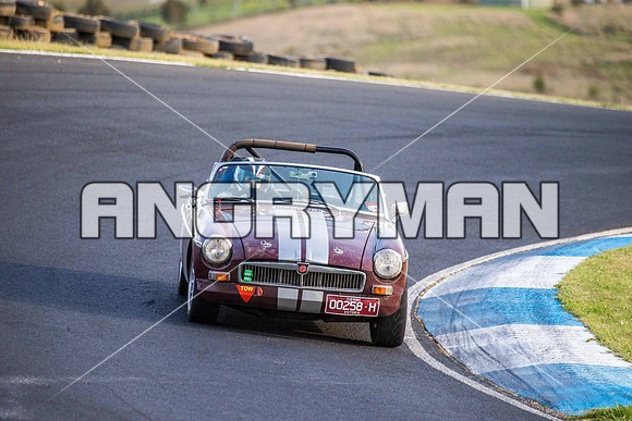 20 Roger Chapman - MGB Roadster - Group S & Invited - Saturday-11