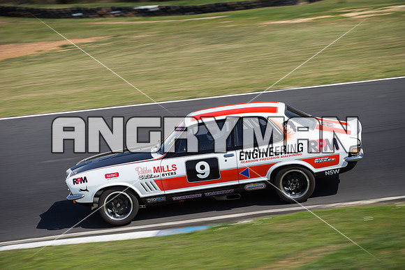 19 Robbie Mills - LJ Torana - Muscle Car Cup Over Two Litres - Classic - Saturday