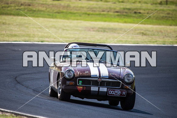 20 Roger Chapman - MGB Roadster - Group S & Invited - Saturday-9